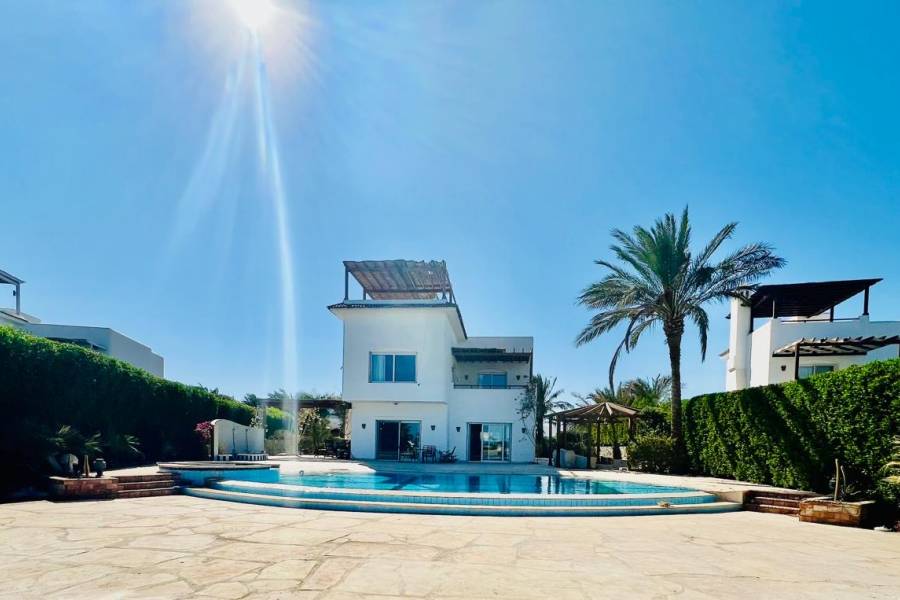 Villa In El Gouna – For Sale In El Gouna – El Gouna Villa –  White Villas