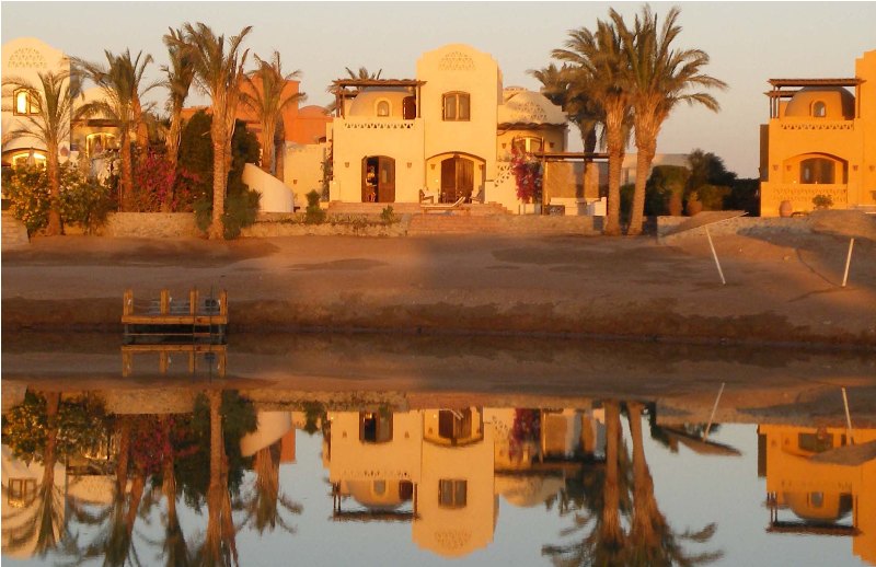 Villa in West Golf With Private Jacuzzi and Jetty For Sale In El Goun